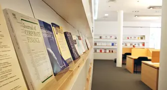 הספריה מבפנים