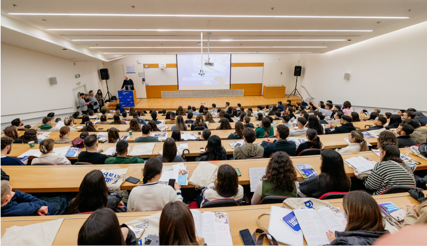 סטודנטים בכיתה