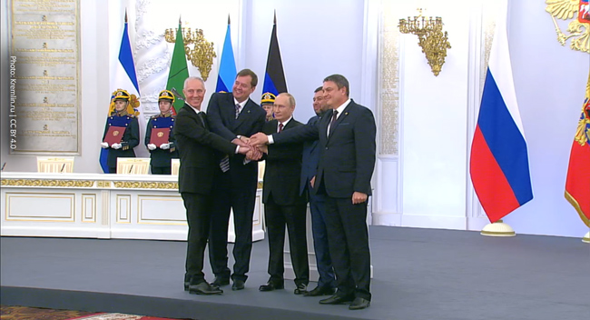 Volodymyr Saldo, Yevgeny Balitsky, Vladimir Putin, Denis Pushilin and Leonid Pasechnik