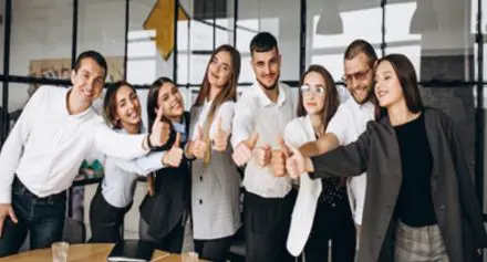 חיוך ולייק למצלמה