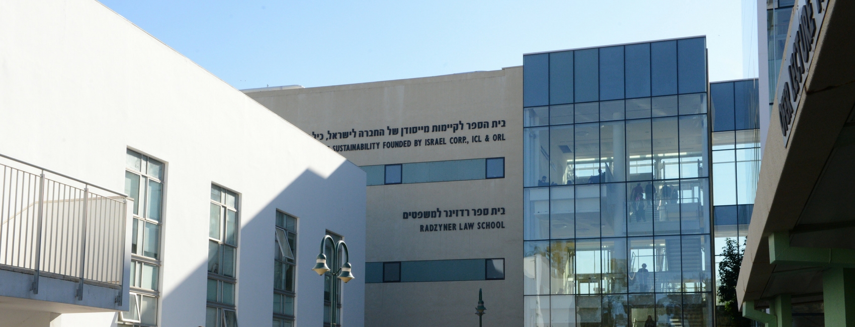עורך תוכן מכניס טקסט