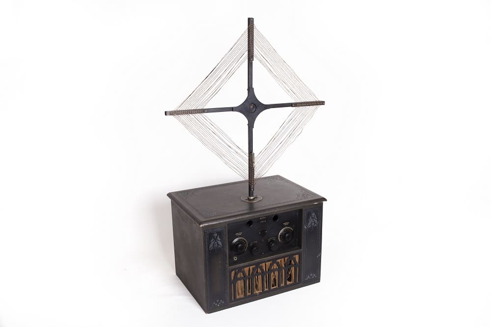 הרדיו הראשון של לי דה-פרוסט